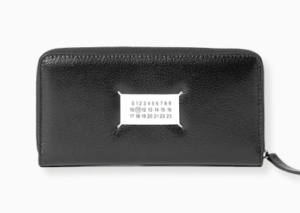 Maison Margielaのブラックレザーとナンバーロゴを使用した長財布